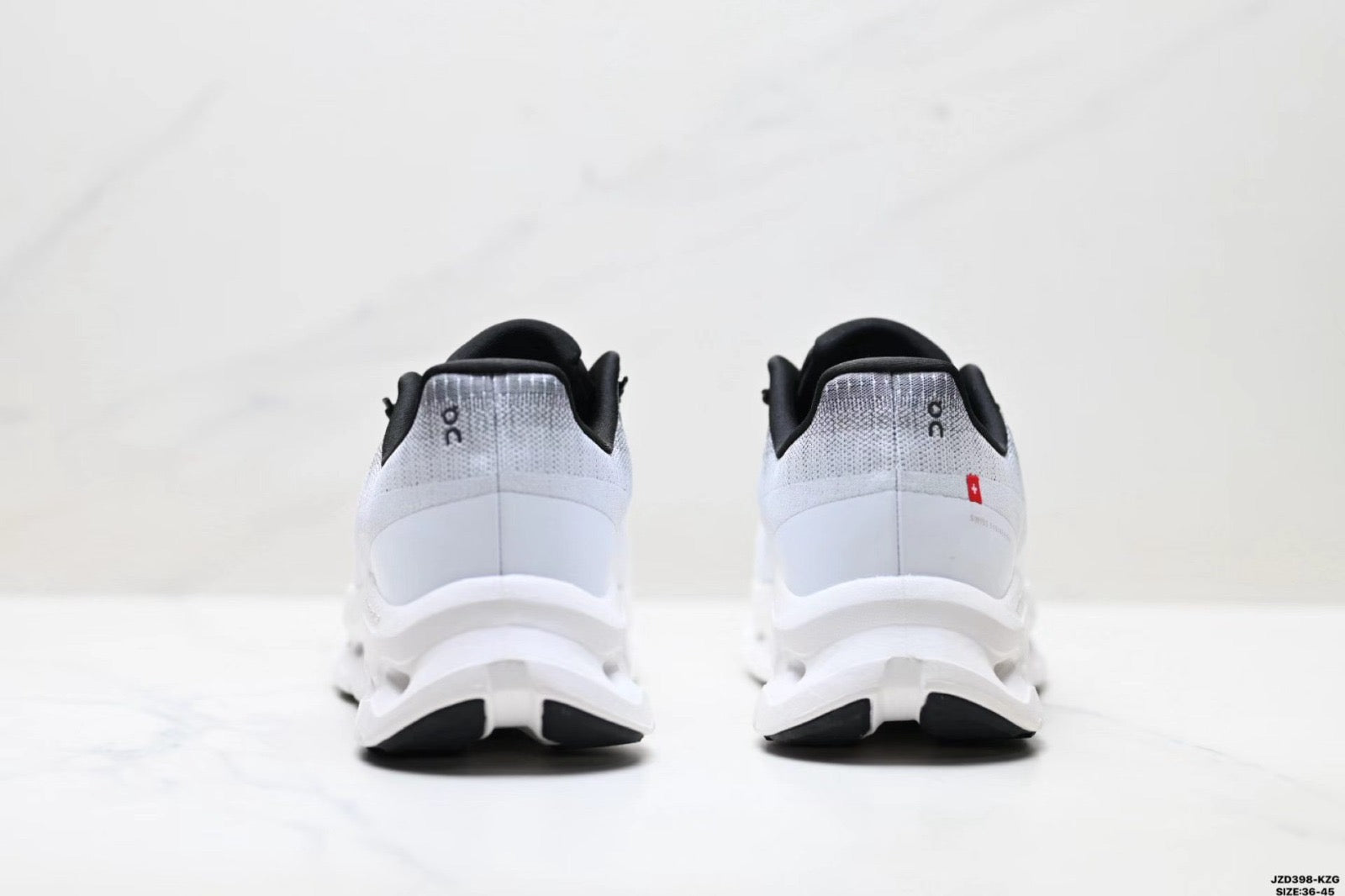 On tennis Cloudtilt Black/Ivory